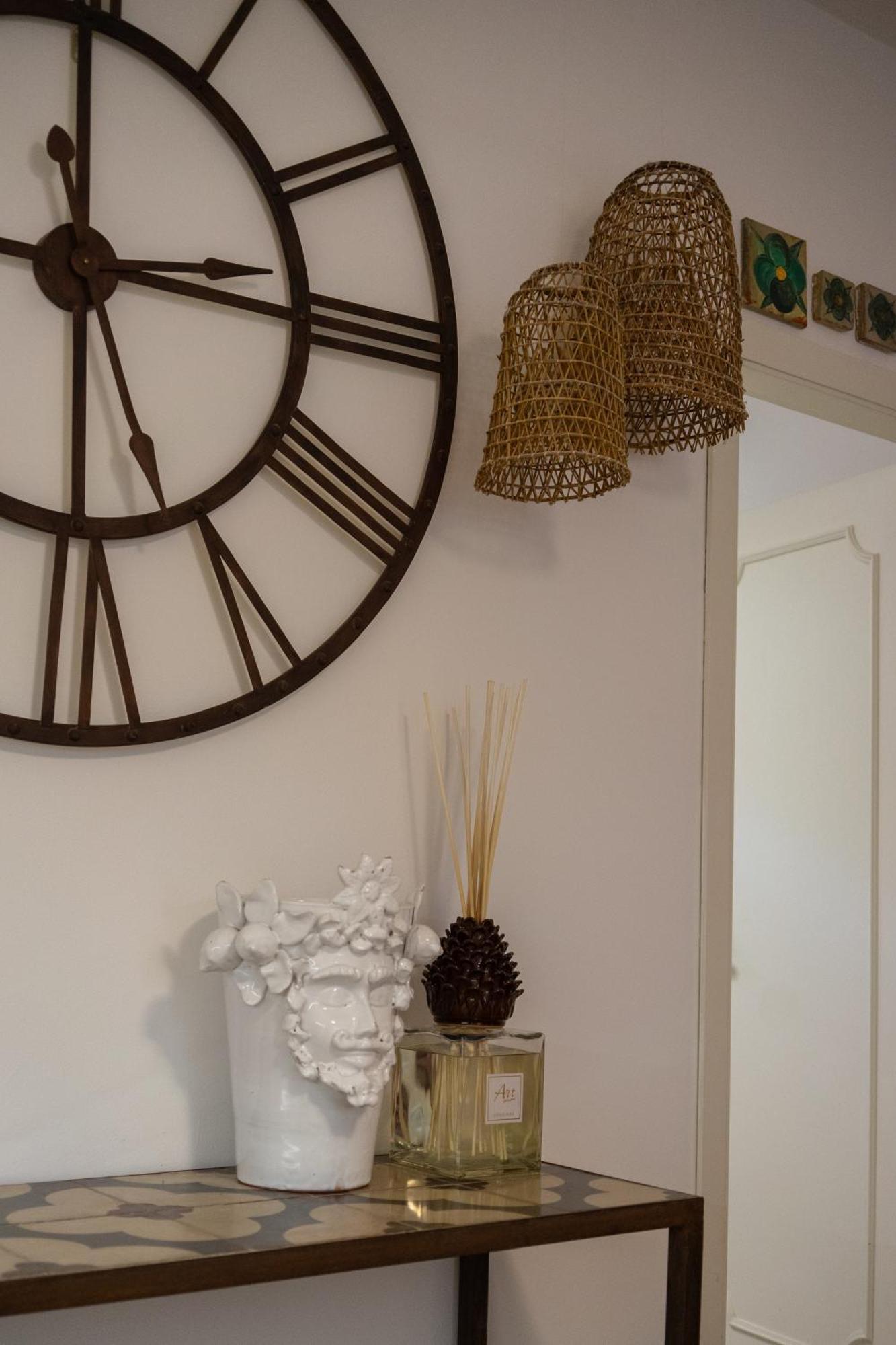 Guest House Antichi Ulivi Mondello Bagian luar foto