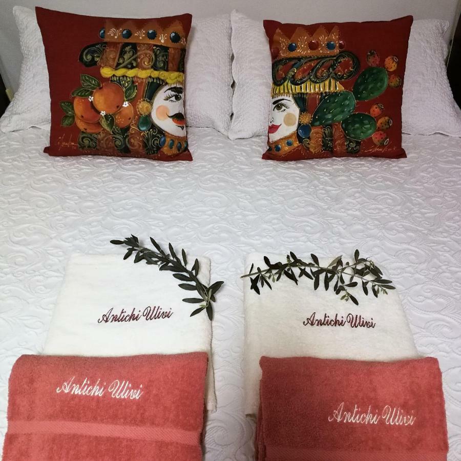Guest House Antichi Ulivi Mondello Bagian luar foto
